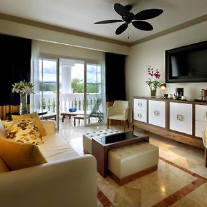 Signature Level Suite